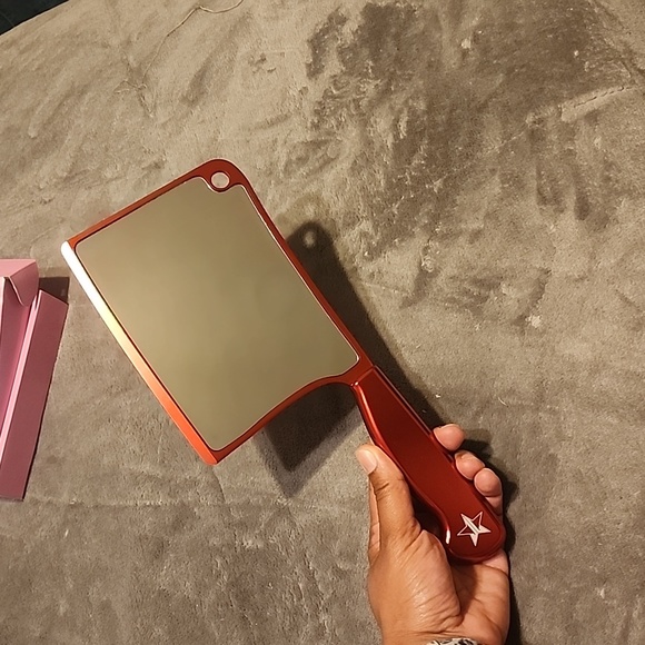 💫Jeffree Star Cleaver Mirror - Picture 3 of 5